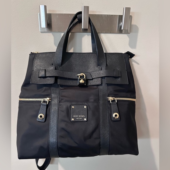 Henri Bendel Large Jetsetter Convertible Backpack / Crossbody – Like New 💎 - Picture 6 of 13